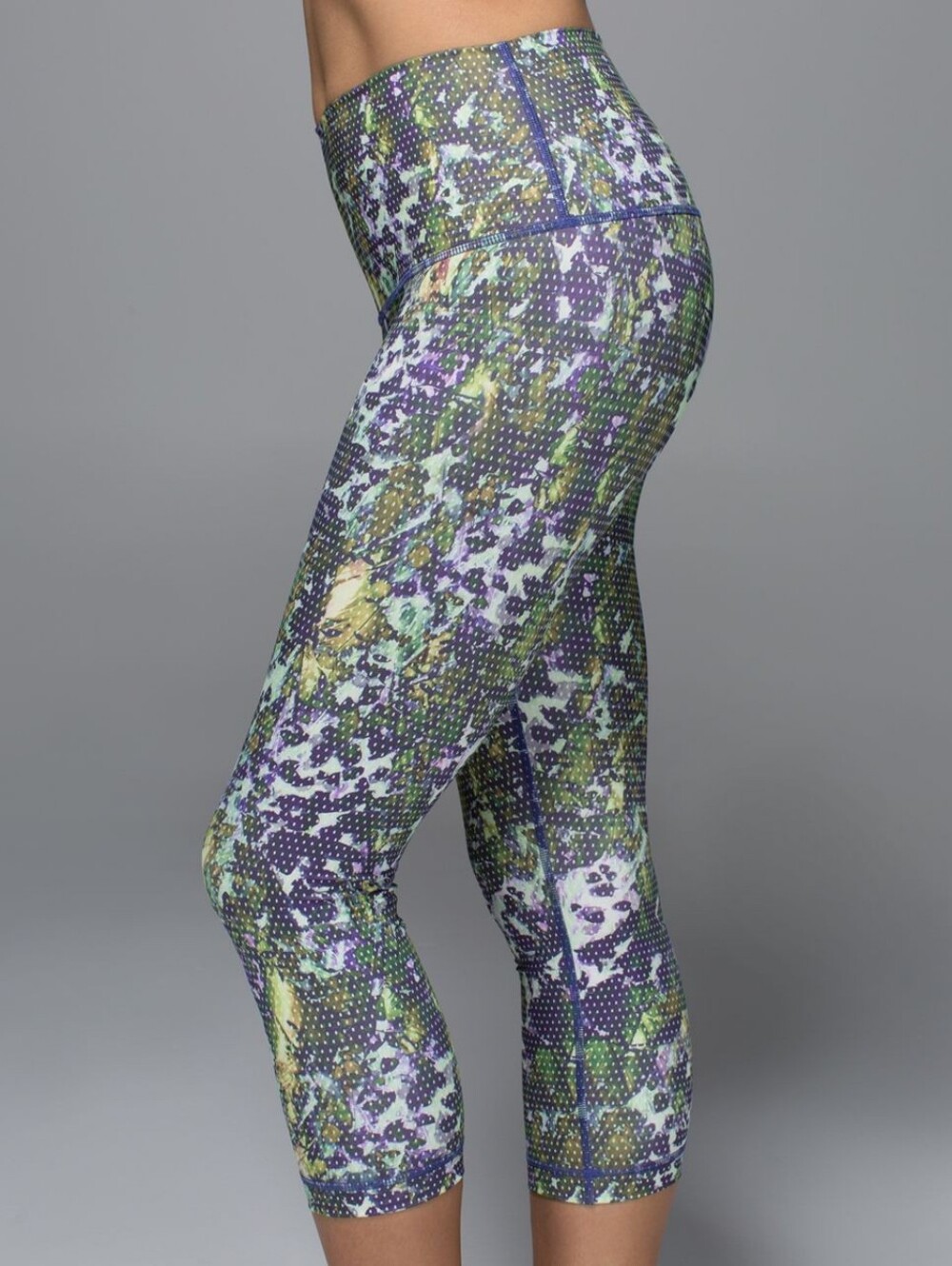 Lululemon Size 8* Wunder Under Crop II *Full-On Luxtreme (Roll Down)
